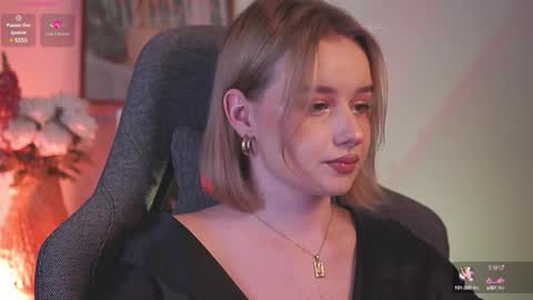 Snapshot of red_queeen chatting on December 2, 2024, 9:17 pm QUEEN OF EVIL online show from December 2, 2024, 9:17 pm