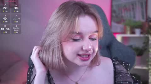 Snapshot of red_queeen chatting on December 5, 2024, 12:08 am QUEEN OF EVIL online show from December 5, 2024, 12:08 am