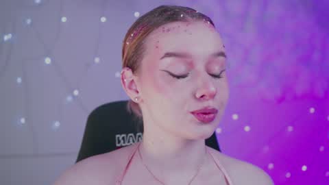 Snapshot of red_queeen chatting on December 7, 2024, 6:04 pm QUEEN OF EVIL online show from December 7, 2024, 6:04 pm