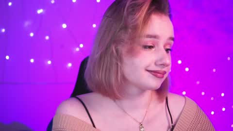 Snapshot of red_queeen chatting on December 10, 2024, 5:33 pm QUEEN OF EVIL online show from December 10, 2024, 5:33 pm