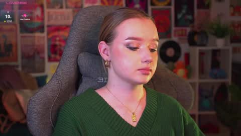 Snapshot of red_queeen chatting on December 12, 2024, 11:58 pm QUEEN OF EVIL online show from December 12, 2024, 11:58 pm