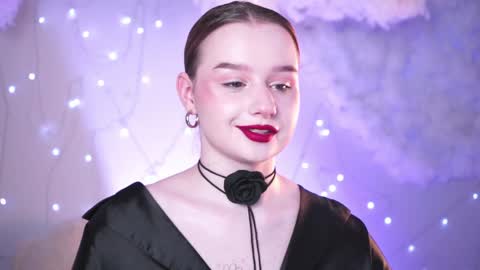 Snapshot of red_queeen chatting on December 19, 2024, 6:56 pm QUEEN OF EVIL online show from December 19, 2024, 6:56 pm