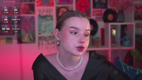 Snapshot of red_queeen chatting on December 21, 2024, 11:34 pm QUEEN OF EVIL online show from December 21, 2024, 11:34 pm