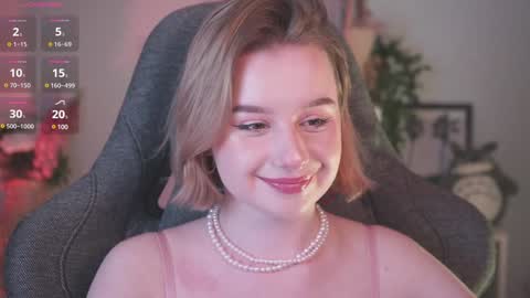 Snapshot of red_queeen chatting on January 11, 2025, 12:01 am QUEEN OF EVIL online show from January 11, 2025, 12:01 am