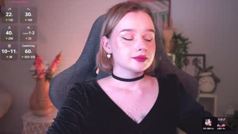 Snapshot of red_queeen chatting on January 14, 2025, 11:48 pm QUEEN OF EVIL online show from January 14, 2025, 11:48 pm