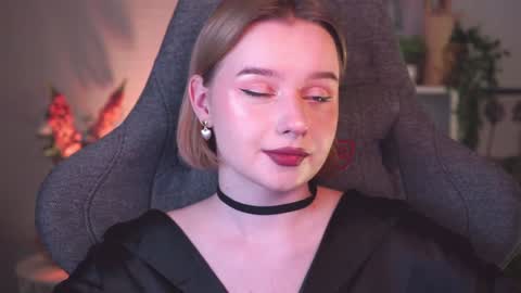 Snapshot of red_queeen chatting on January 15, 2025, 8:37 pm QUEEN OF EVIL online show from January 15, 2025, 8:37 pm