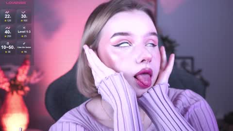 Snapshot of red_queeen chatting on January 20, 2025, 8:18 pm QUEEN OF EVIL online show from January 20, 2025, 8:18 pm