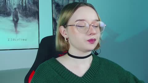 Snapshot of red_queeen chatting on January 21, 2025, 8:11 pm QUEEN OF EVIL online show from January 21, 2025, 8:11 pm