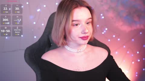 Snapshot of red_queeen chatting on February 2, 2025, 5:48 pm QUEEN OF EVIL online show from February 2, 2025, 5:48 pm