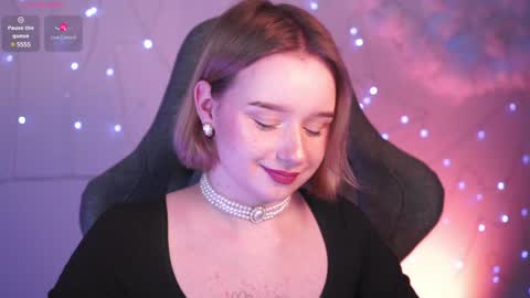 Snapshot of red_queeen chatting on February 2, 2025, 8:51 pm QUEEN OF EVIL online show from February 2, 2025, 8:51 pm