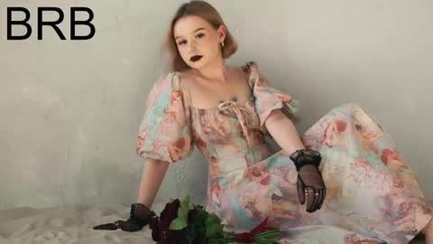 Snapshot of red_queeen chatting on February 13, 2025, 11:26 pm QUEEN OF EVIL online show from February 13, 2025, 11:26 pm