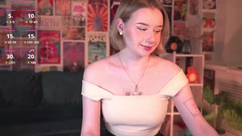 Snapshot of red_queeen chatting on February 18, 2025, 2:16 am QUEEN OF EVIL online show from February 18, 2025, 2:16 am