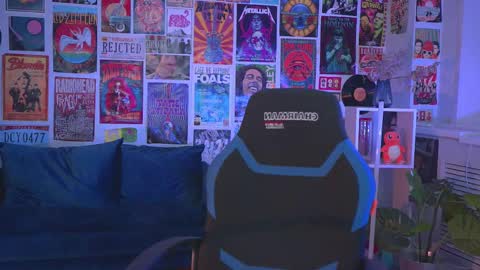 Snapshot of red_queeen chatting on February 24, 2025, 2:30 am QUEEN OF EVIL online show from February 24, 2025, 2:30 am