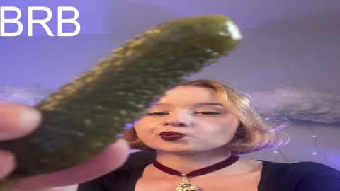 Snapshot of red_queeen chatting on February 25, 2025, 5:19 am QUEEN OF EVIL online show from February 25, 2025, 5:19 am