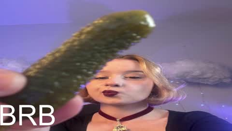 Snapshot of red_queeen chatting on February 26, 2025, 5:20 am QUEEN OF EVIL online show from February 26, 2025, 5:20 am