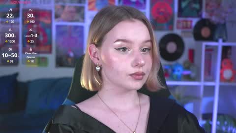 Snapshot of red_queeen chatting on March 3, 2025, 8:38 am QUEEN OF EVIL online show from March 3, 2025, 8:38 am