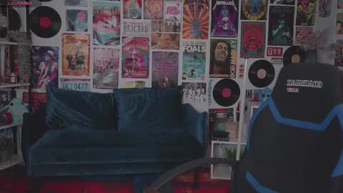 Snapshot of red_queeen chatting on March 6, 2025, 2:09 am QUEEN OF EVIL online show from March 6, 2025, 2:09 am