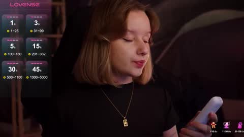 Snapshot of red_queeen chatting on September 20, 2025, 2:12 am QUEEN OF EVIL online show from September 20, 2025, 2:12 am