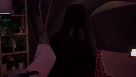 Snapshot of red_queeen chatting on September 21, 2025, 2:13 am QUEEN OF EVIL online show from September 21, 2025, 2:13 am