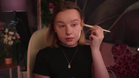 Snapshot of red_queeen chatting on October 5, 2025, 2:10 am QUEEN OF EVIL online show from October 5, 2025, 2:10 am