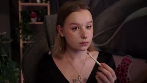 Snapshot of red_queeen chatting on October 12, 2025, 2:21 am QUEEN OF EVIL online show from October 12, 2025, 2:21 am