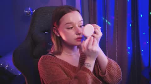 Snapshot of red_queeen chatting on October 18, 2025, 2:25 am QUEEN OF EVIL online show from October 18, 2025, 2:25 am