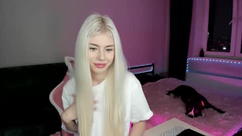 Erika online show from December 21, 2025, 10:00 am