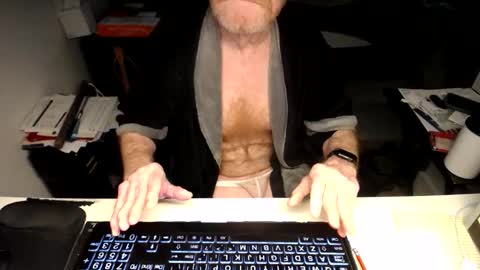 Red online show from April 30, 2026, 6:03 pm