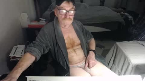 Red online show from June 1, 2026, 8:32 pm