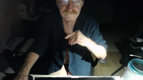 Red online show from August 1, 2026, 1:05 am