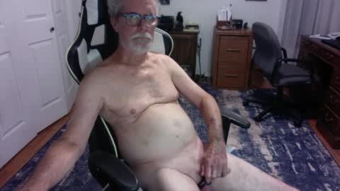 Snapshot of redbud3075 chatting on May 20, 2026, 3:45 am Daddy G online show from May 20, 2026, 3:45 am