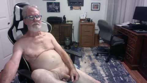 Snapshot of redbud3075 chatting on June 5, 2026, 3:13 am Daddy G online show from June 5, 2026, 3:13 am