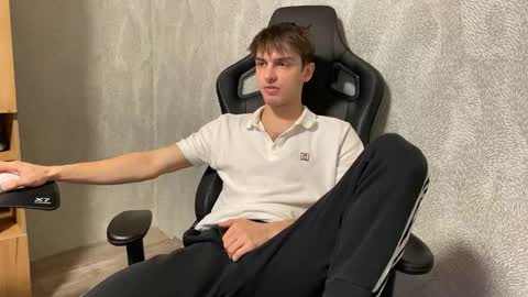 Snapshot of redbullshine chatting on October 11, 2025, 2:44 am redbullshine online show from October 11, 2025, 2:44 am