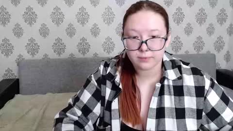 Chloe online show from October 12, 2025, 8:24 am