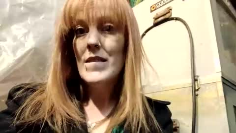 reddevilbby968608 online show from December 1, 2025, 6:57 pm