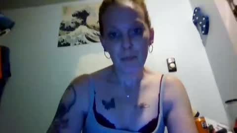 reddevilbby968608 online show from February 12, 2026, 3:29 pm