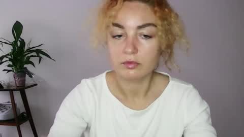 Snapshot of reddgirll chatting on January 26, 2025, 3:25 pm reddgirll online show from January 26, 2025, 3:25 pm