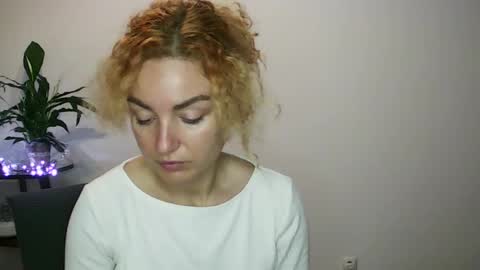 Snapshot of reddgirll chatting on January 26, 2025, 6:27 pm reddgirll online show from January 26, 2025, 6:27 pm