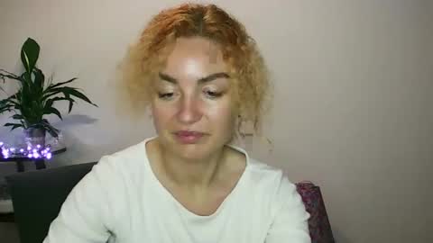 Snapshot of reddgirll chatting on January 26, 2025, 9:29 pm reddgirll online show from January 26, 2025, 9:29 pm
