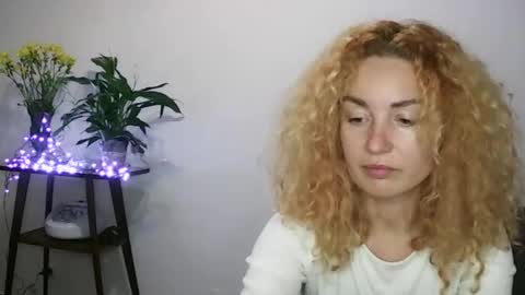 Snapshot of reddgirll chatting on January 29, 2025, 5:02 pm reddgirll online show from January 29, 2025, 5:02 pm