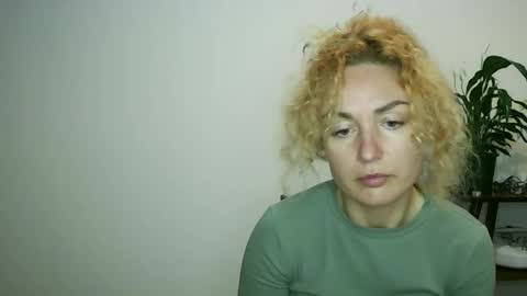 Snapshot of reddgirll chatting on February 4, 2025, 8:59 pm reddgirll online show from February 4, 2025, 8:59 pm