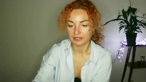 Snapshot of reddgirll chatting on February 15, 2025, 5:39 pm reddgirll online show from February 15, 2025, 5:39 pm