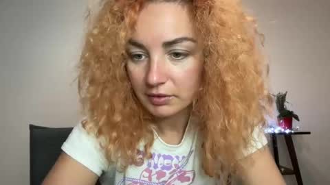 Snapshot of reddgirll chatting on February 20, 2025, 6:35 pm reddgirll online show from February 20, 2025, 6:35 pm