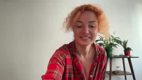 Snapshot of reddgirll chatting on February 22, 2025, 4:30 pm reddgirll online show from February 22, 2025, 4:30 pm