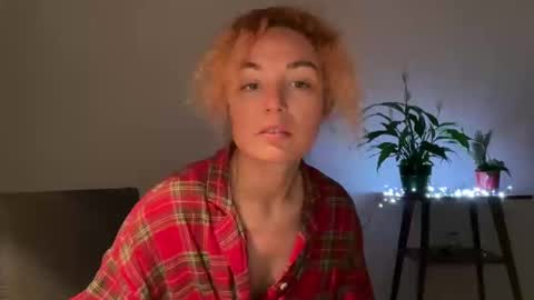 Snapshot of reddgirll chatting on February 22, 2025, 7:36 pm reddgirll online show from February 22, 2025, 7:36 pm