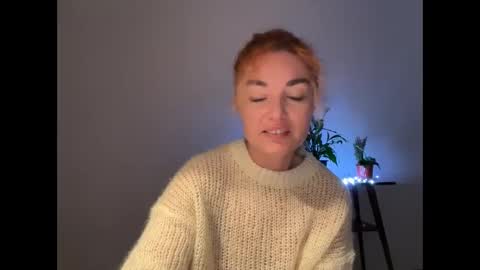 Snapshot of reddgirll chatting on February 24, 2025, 6:15 pm reddgirll online show from February 24, 2025, 6:15 pm