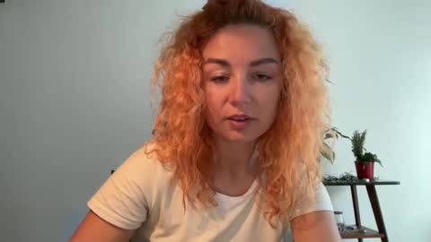 Snapshot of reddgirll chatting on February 25, 2025, 11:41 am reddgirll online show from February 25, 2025, 11:41 am