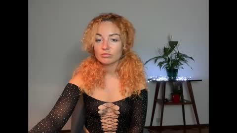 Snapshot of reddgirll chatting on February 25, 2025, 5:58 pm reddgirll online show from February 25, 2025, 5:58 pm