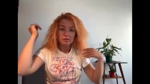 Snapshot of reddgirll chatting on February 26, 2025, 2:46 pm reddgirll online show from February 26, 2025, 2:46 pm