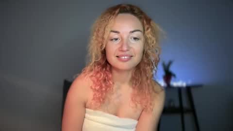 Snapshot of reddgirll chatting on March 1, 2025, 11:47 pm reddgirll online show from March 1, 2025, 11:47 pm